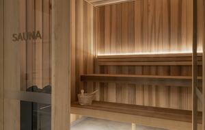 Exclusive Cotton Tree Waterfront Retreat with Resort Amenities - Maroochydore, Australia