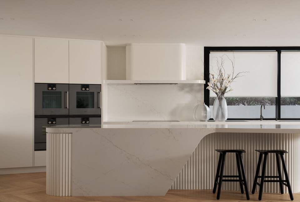 Exclusive Cotton Tree Waterfront Retreat with Resort Amenities - Maroochydore, Australia