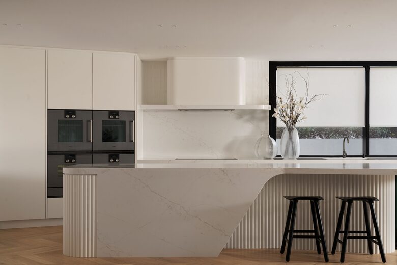 Exclusive Cotton Tree Waterfront Retreat with Resort Amenities - Maroochydore, Australia