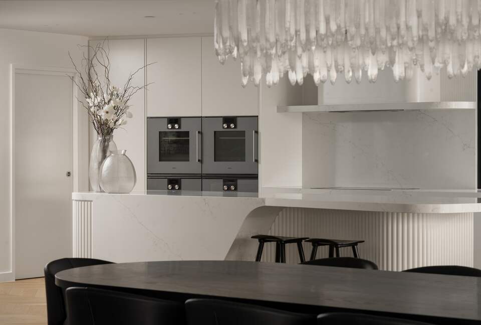 Exclusive Cotton Tree Waterfront Retreat with Resort Amenities - Maroochydore, Australia