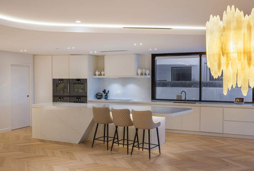 Exclusive Cotton Tree Waterfront Retreat with Resort Amenities - Maroochydore, Australia