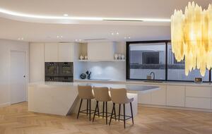 Exclusive Cotton Tree Waterfront Retreat with Resort Amenities - Maroochydore, Australia