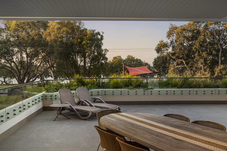 Exclusive Cotton Tree Waterfront Retreat with Resort Amenities - Maroochydore, Australia