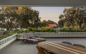 Exclusive Cotton Tree Waterfront Retreat with Resort Amenities - Maroochydore, Australia