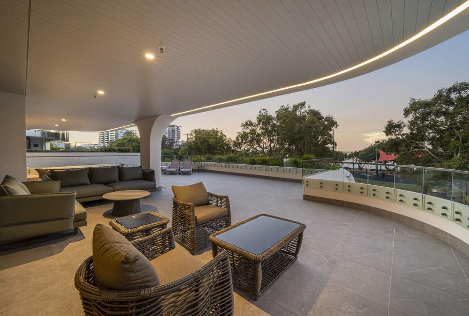 Exclusive Cotton Tree Waterfront Retreat with Resort Amenities - Maroochydore, Australia