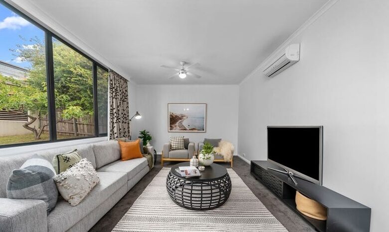 Spacious Bellerive Retreat – Walk to Beach, Cafés & Ferry - Hobart, Australia