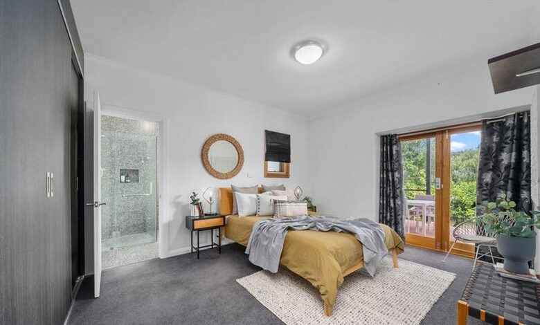 Spacious Bellerive Retreat – Walk to Beach, Cafés & Ferry - Hobart, Australia