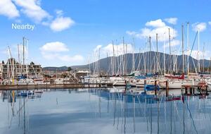 Spacious Bellerive Retreat – Walk to Beach, Cafés & Ferry - Hobart, Australia