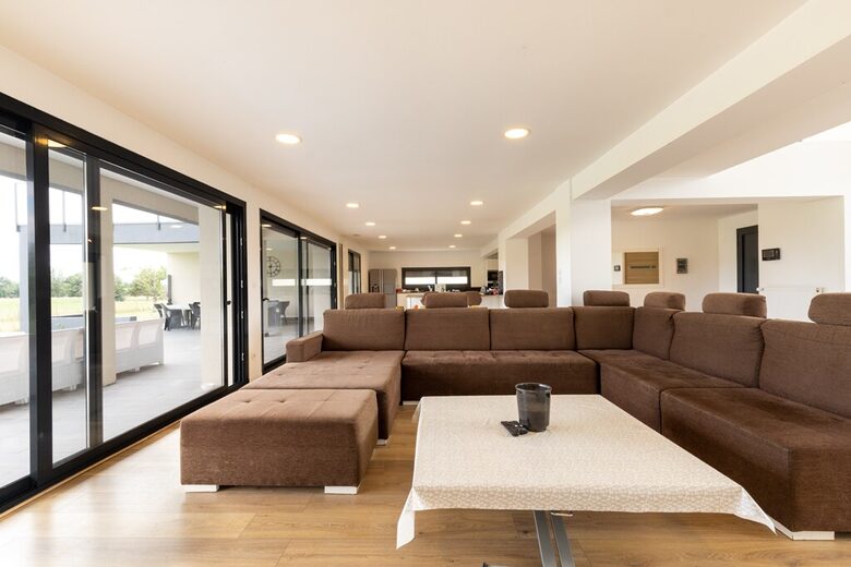 Exquisite Estate with Pool, Spa & Private Cinema - Nibelle, France