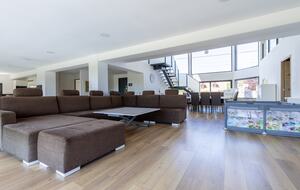 Exquisite Estate with Pool, Spa & Private Cinema - Nibelle, France