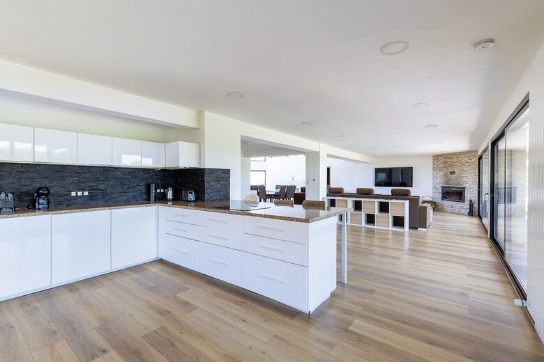 Exquisite Estate with Pool, Spa & Private Cinema - Nibelle, France