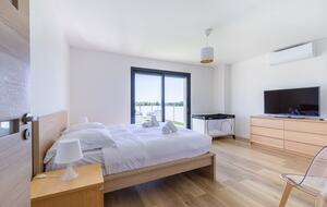 Exquisite Estate with Pool, Spa & Private Cinema - Nibelle, France