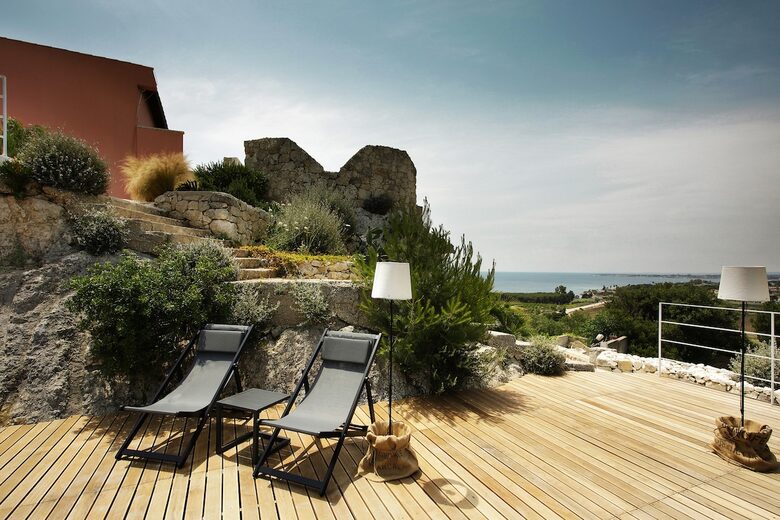 Sea-View Contemporary Villa at Plemmirio Reserve - Syracuse, Italy