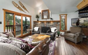 Alpine Comfort Steps from Downtown Breckenridge - Breckenridge, Colorado