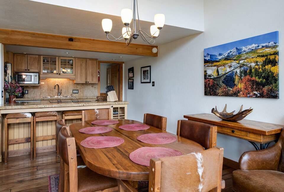 Alpine Comfort Steps from Downtown Breckenridge - Breckenridge, Colorado