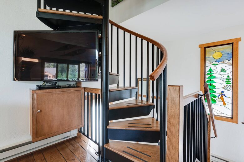 Alpine Comfort Steps from Downtown Breckenridge - Breckenridge, Colorado