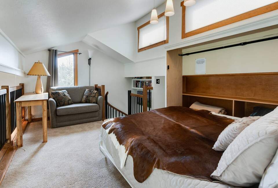 Alpine Comfort Steps from Downtown Breckenridge - Breckenridge, Colorado