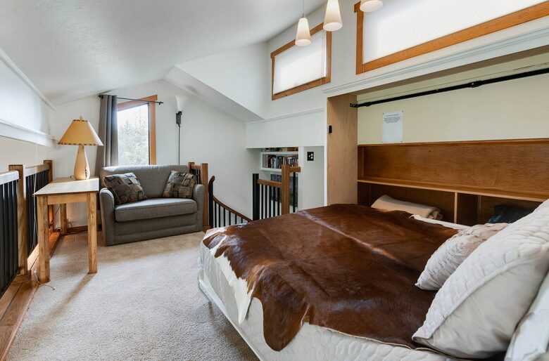 Alpine Comfort Steps from Downtown Breckenridge - Breckenridge, Colorado