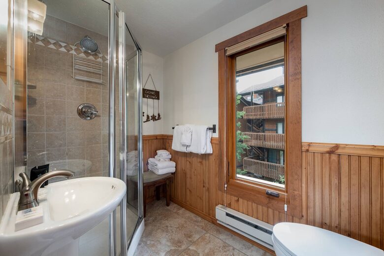 Alpine Comfort Steps from Downtown Breckenridge - Breckenridge, Colorado