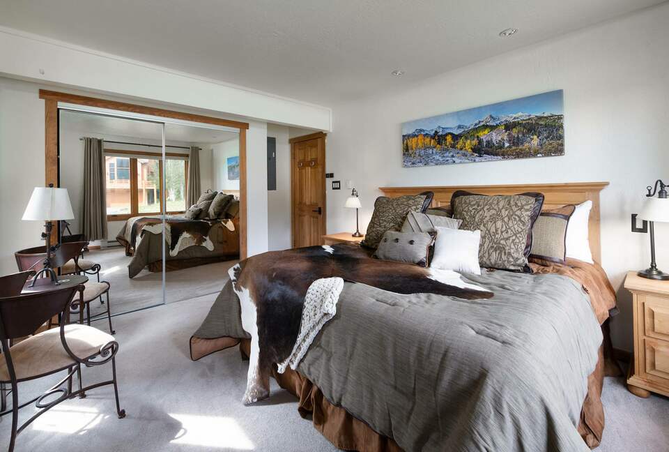 Alpine Comfort Steps from Downtown Breckenridge - Breckenridge, Colorado