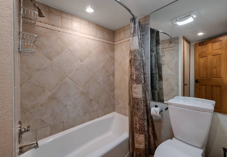 Alpine Comfort Steps from Downtown Breckenridge - Breckenridge, Colorado