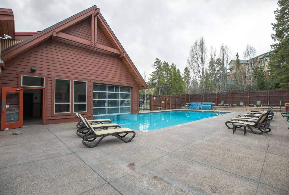 Alpine Comfort Steps from Downtown Breckenridge - Breckenridge, Colorado