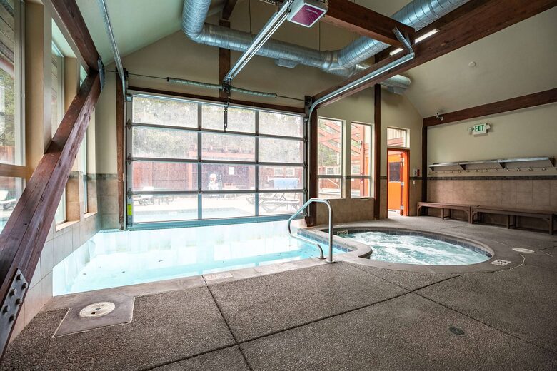 Alpine Comfort Steps from Downtown Breckenridge - Breckenridge, Colorado