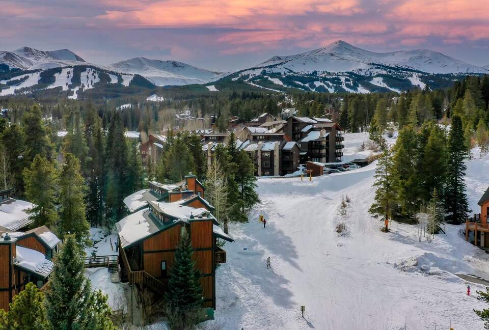 Alpine Comfort Steps from Downtown Breckenridge - Breckenridge, Colorado