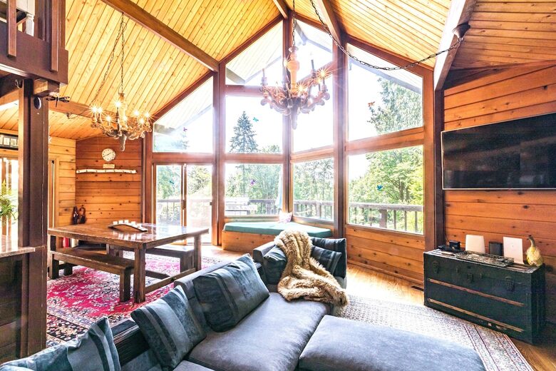 Pacific Northwest Woodland Escape - Duvall, Washington