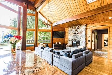 Pacific Northwest Woodland Escape - Duvall, Washington