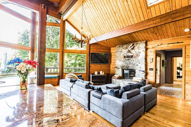 Pacific Northwest Woodland Escape - Duvall, Washington