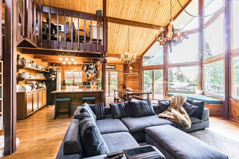 Pacific Northwest Woodland Escape - Duvall, Washington