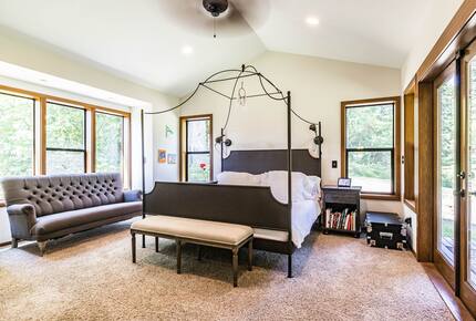 Pacific Northwest Woodland Escape - Duvall, Washington