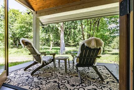 Pacific Northwest Woodland Escape - Duvall, Washington