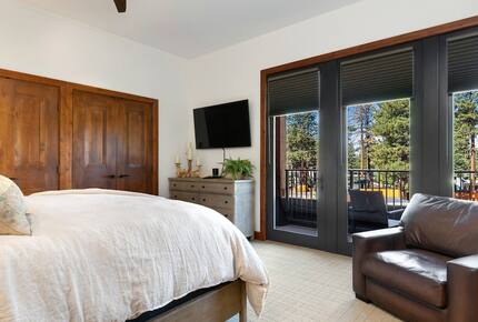 Exquisite South Lake Tahoe Residence with Resort Amenities - South Lake Tahoe, California