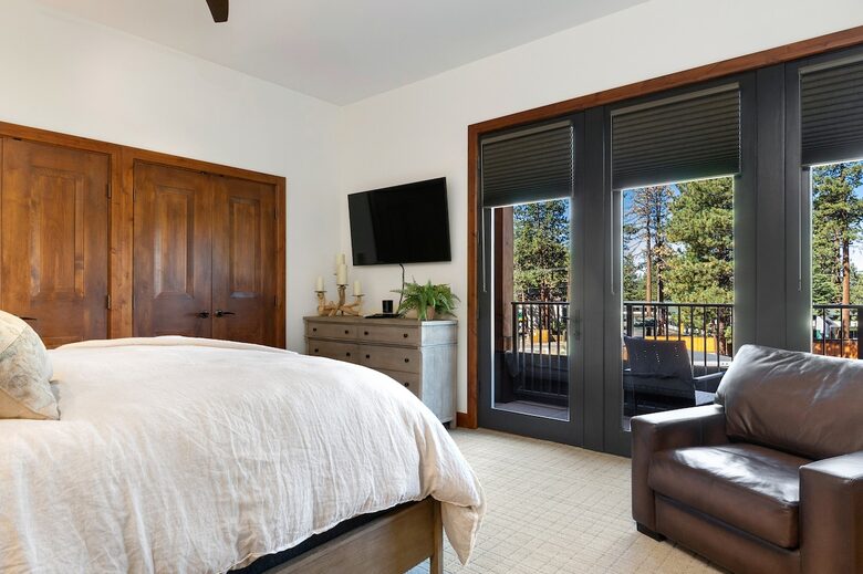 Exquisite South Lake Tahoe Residence with Resort Amenities - South Lake Tahoe, California