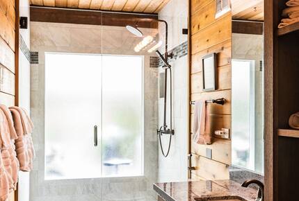 Pacific Northwest Woodland Escape - Duvall, Washington