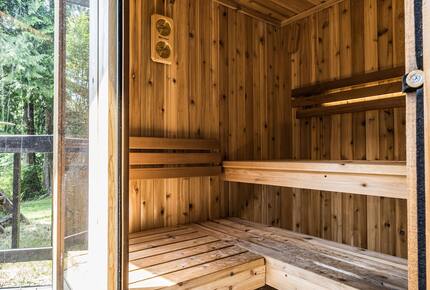 Pacific Northwest Woodland Escape - Duvall, Washington