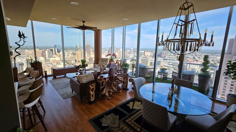 Downtown San Antonio Luxury Residence - San Antonio, Texas