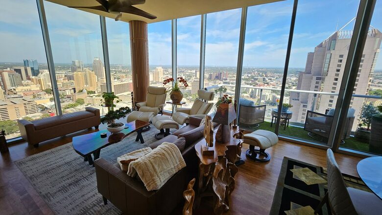 Downtown San Antonio Luxury Residence - San Antonio, Texas