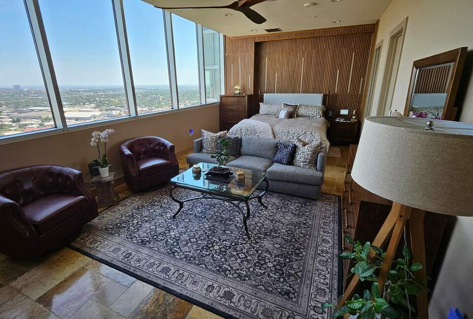 Downtown San Antonio Luxury Residence - San Antonio, Texas