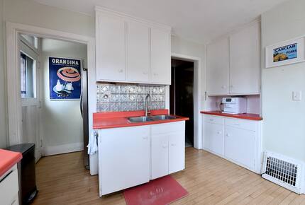 Spacious 1920s Home Overlooking Lake Mendota - Madison, Wisconsin