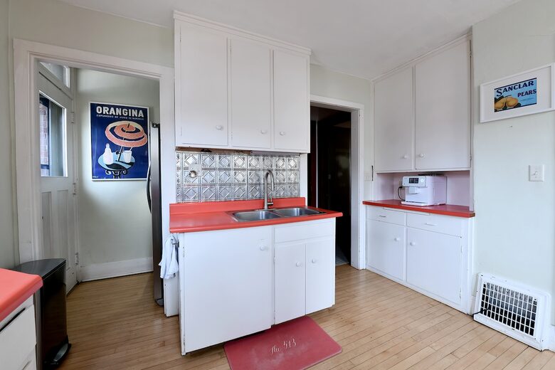 Spacious 1920s Home Overlooking Lake Mendota - Madison, Wisconsin