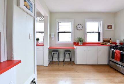 Spacious 1920s Home Overlooking Lake Mendota - Madison, Wisconsin