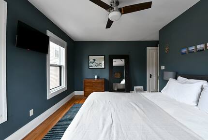 Spacious 1920s Home Overlooking Lake Mendota - Madison, Wisconsin