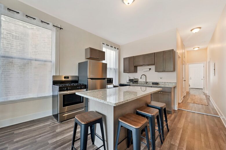 Classic Chicago Comfort Near Wrigley Field - Chicago, Illinois