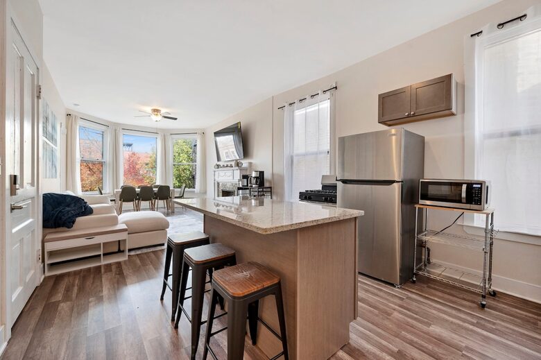 Classic Chicago Comfort Near Wrigley Field - Chicago, Illinois