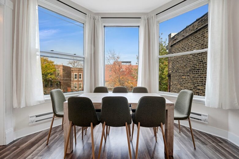 Classic Chicago Comfort Near Wrigley Field - Chicago, Illinois