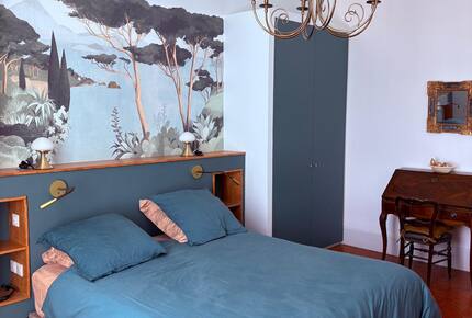 Apartment with Panoramic Views of Place de la Comédie - Montpellier, France