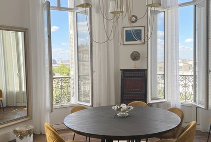 Apartment with Panoramic Views of Place de la Comédie - Montpellier, France